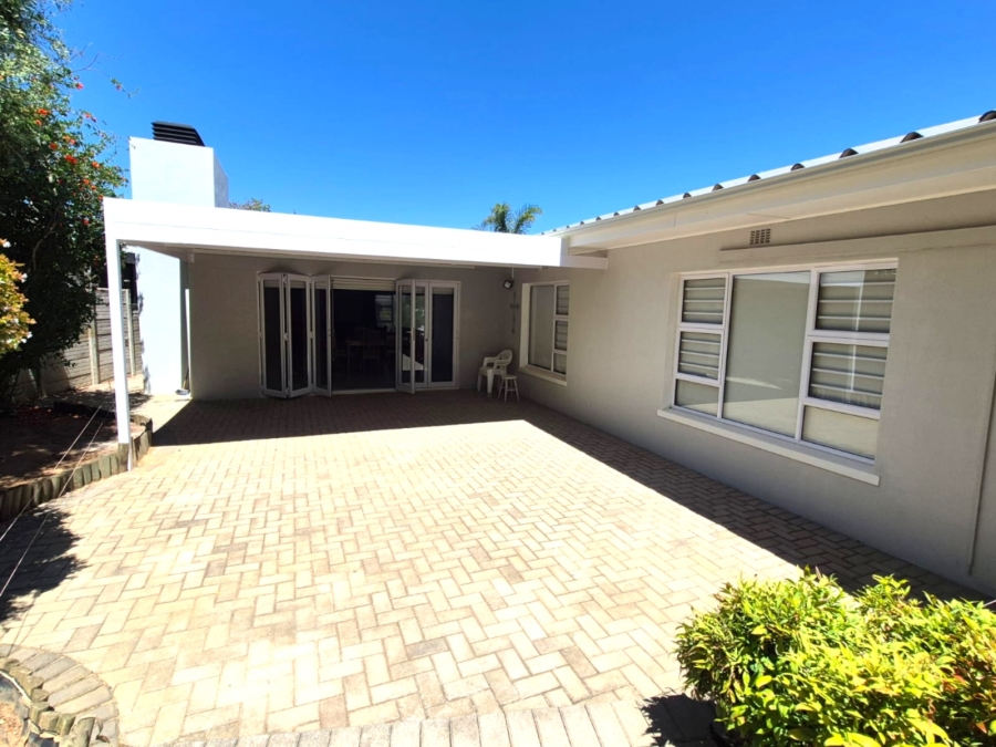 5 Bedroom Property for Sale in Panorama Western Cape